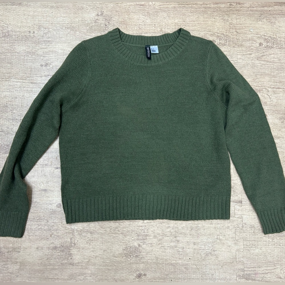 Olive green sweater from H&M divided